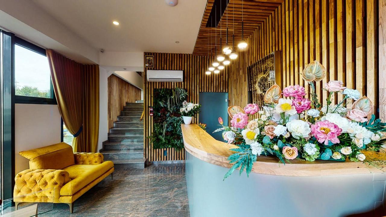 Hotel Angel Sofia Fălticeni Kültér fotó