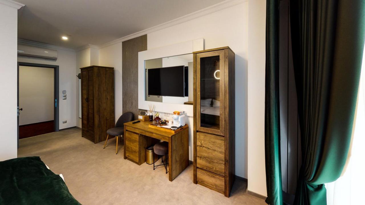 Hotel Angel Sofia Fălticeni Kültér fotó