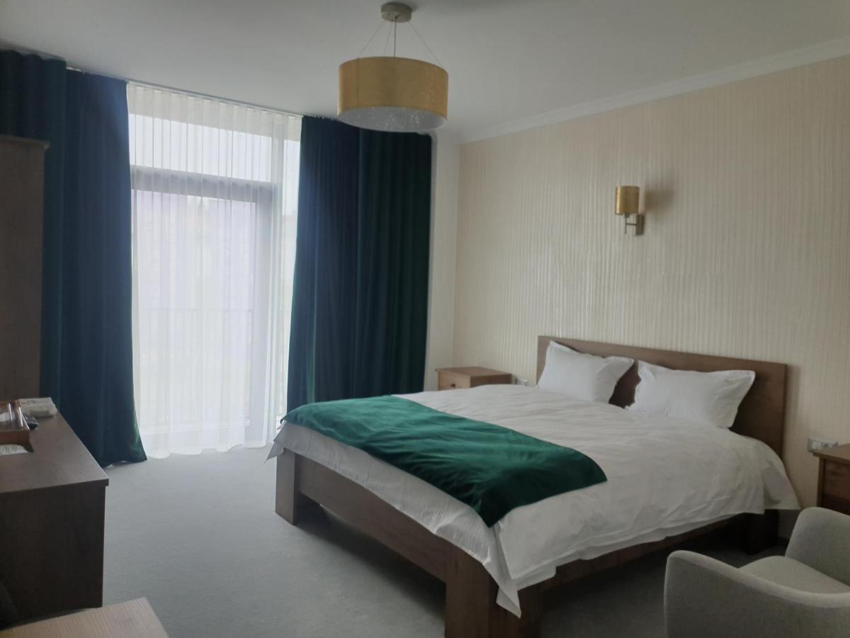 Hotel Angel Sofia Fălticeni Kültér fotó