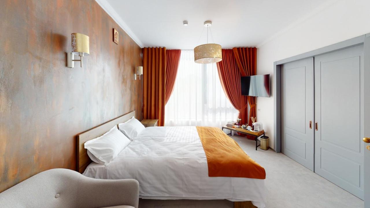 Hotel Angel Sofia Fălticeni Kültér fotó