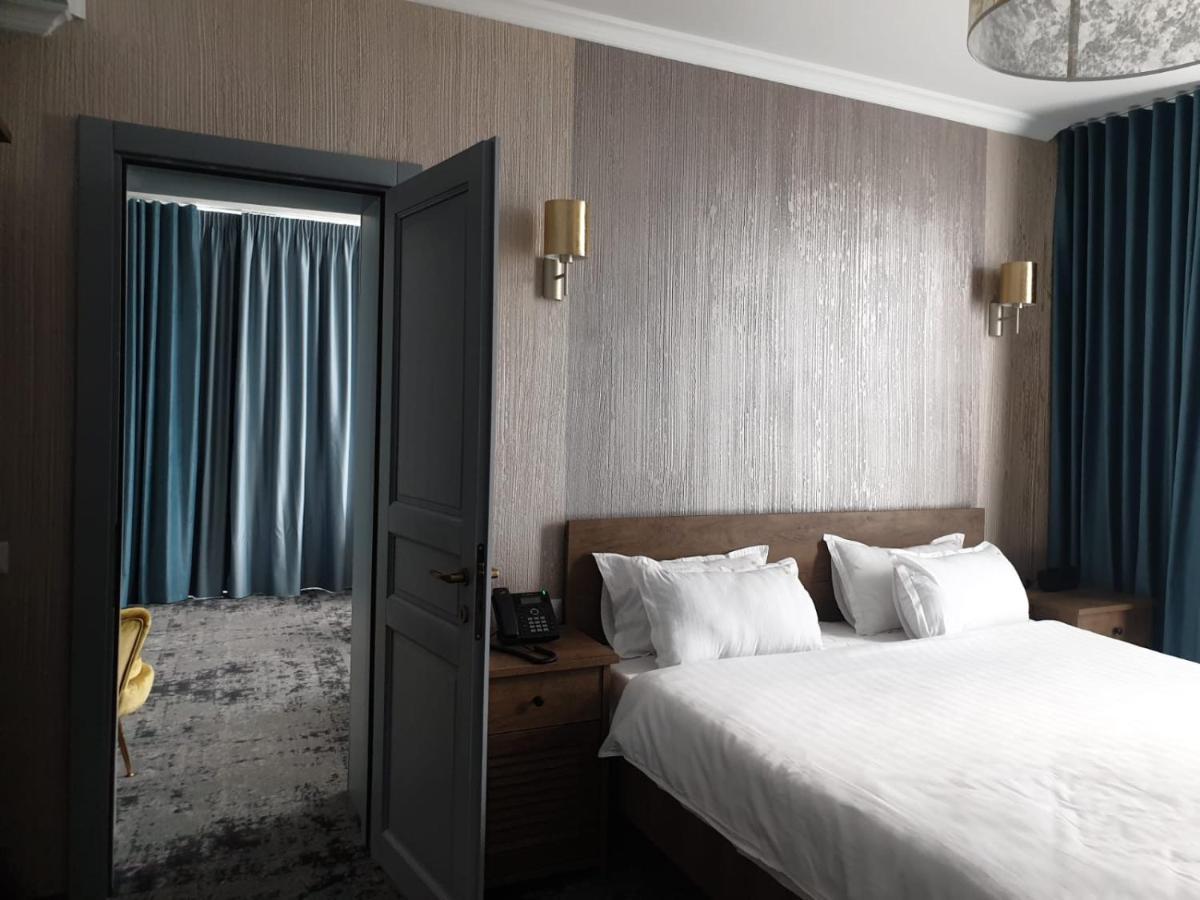 Hotel Angel Sofia Fălticeni Kültér fotó